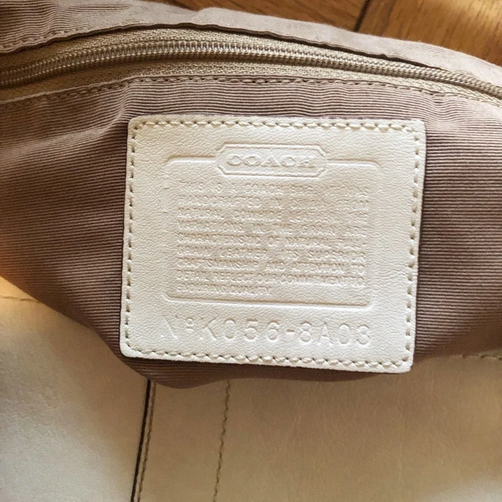 Coach Hobo Bag Purse with Adjustable Buckle Shoulder Strap Y2K 2000s Satchel
